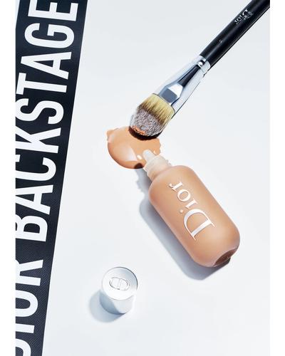 Dior Backstage Light Coverage Fluid Foundation Brush № 11 фото 2
