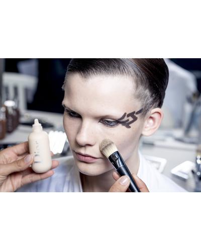 Dior Backstage Light Coverage Fluid Foundation Brush № 11 фото 1