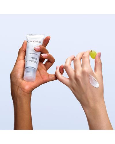 Caudalie Vinoperfect Dark Spot Correcting Hand Cream фото 3